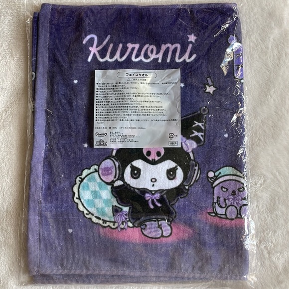 Sanrio Kuromi Towel and Shoulder Bag - Picture 4 of 7